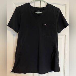 Tailored One Pocket Cherokee Infinity Scrub Top, Black, Small